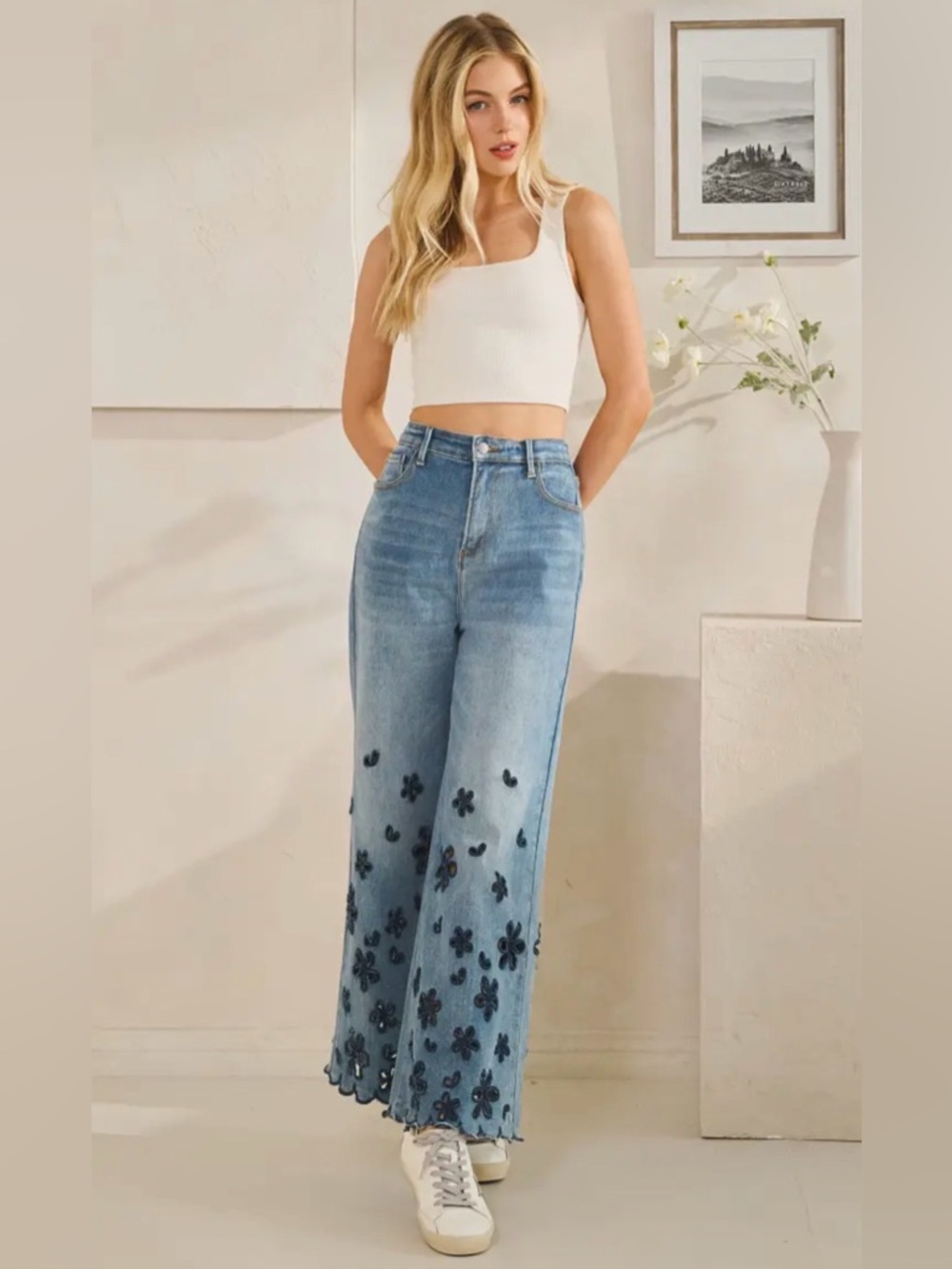NEW Oli & Hali Washed Floral Cutout Scalloped Hem Wide Leg Jeans - Picture 8 of 10